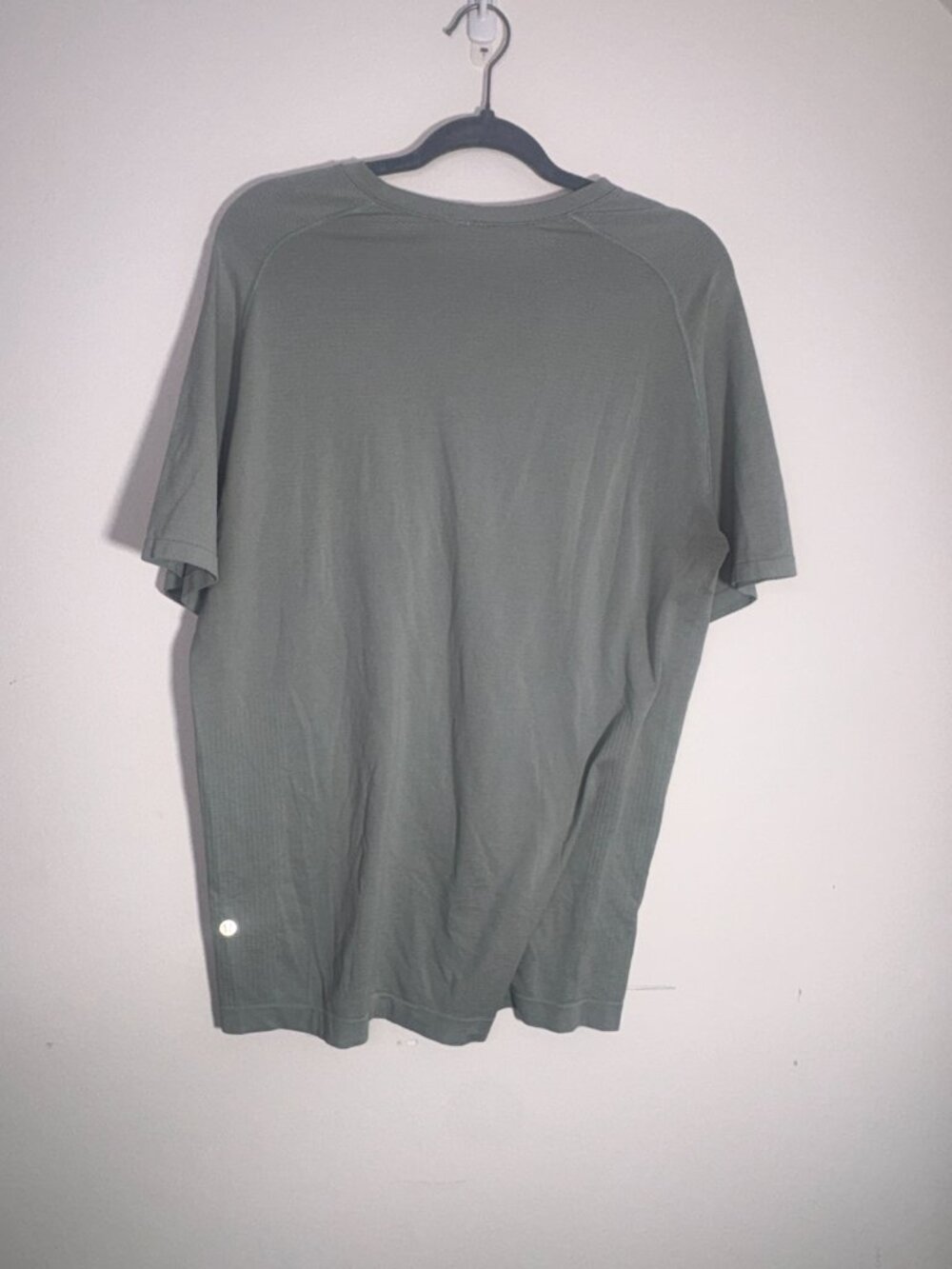 Men's Lululemon Athletica Metal Vent Short Sleeve Performance Top Exercise Large